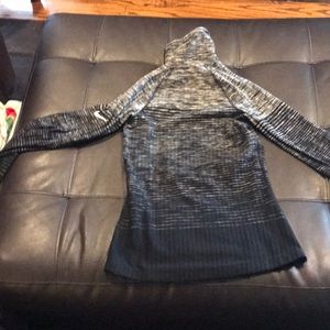 Nike pullover v neck